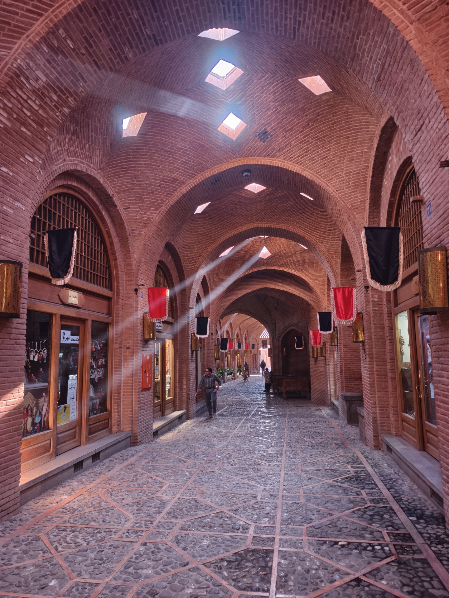 Qazvin Bazaar — covered trading rows