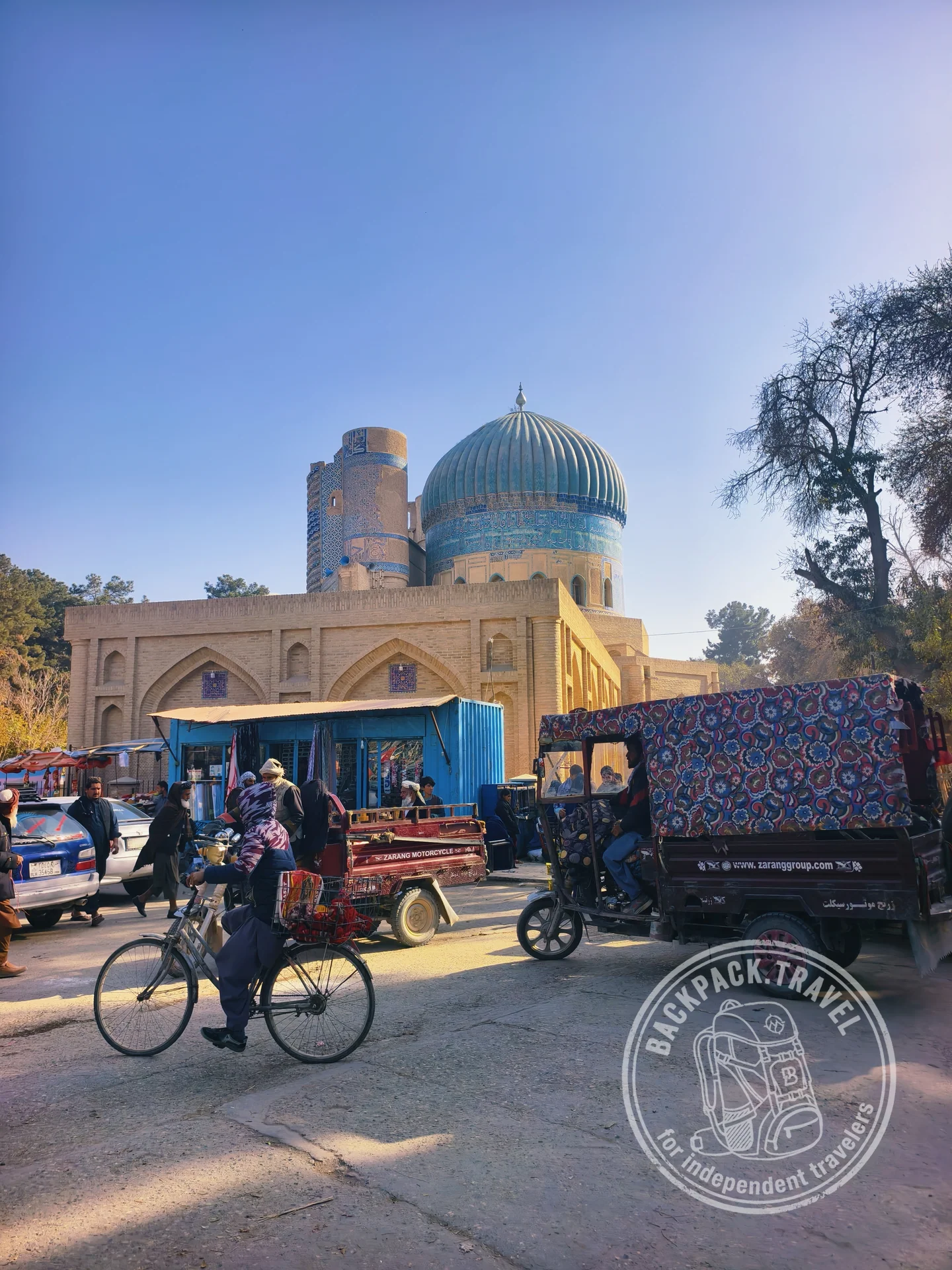 Bazaar by the Green Mosque