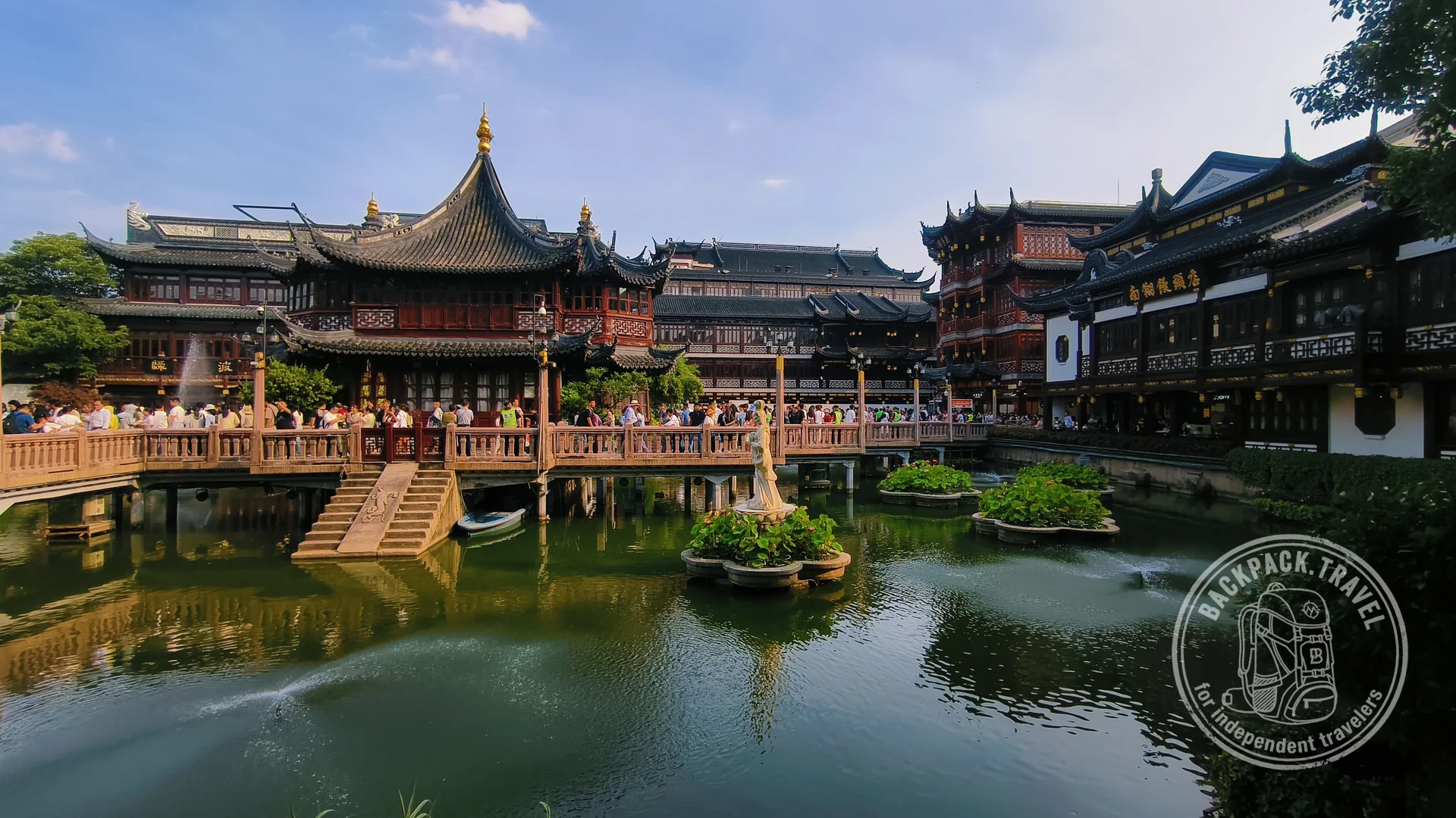 Huxinting Teahouse and the Nine-Zigzag Bridge