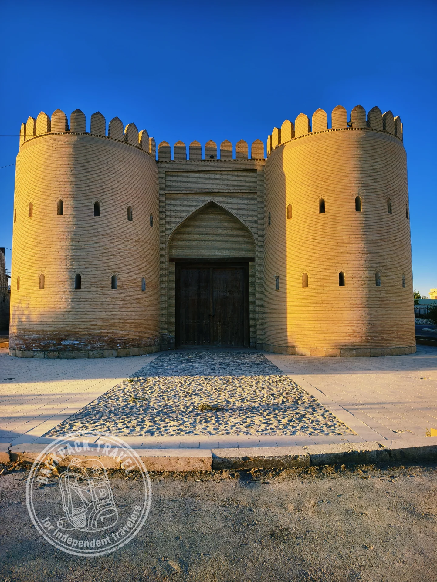 Salyakhkhona Gate