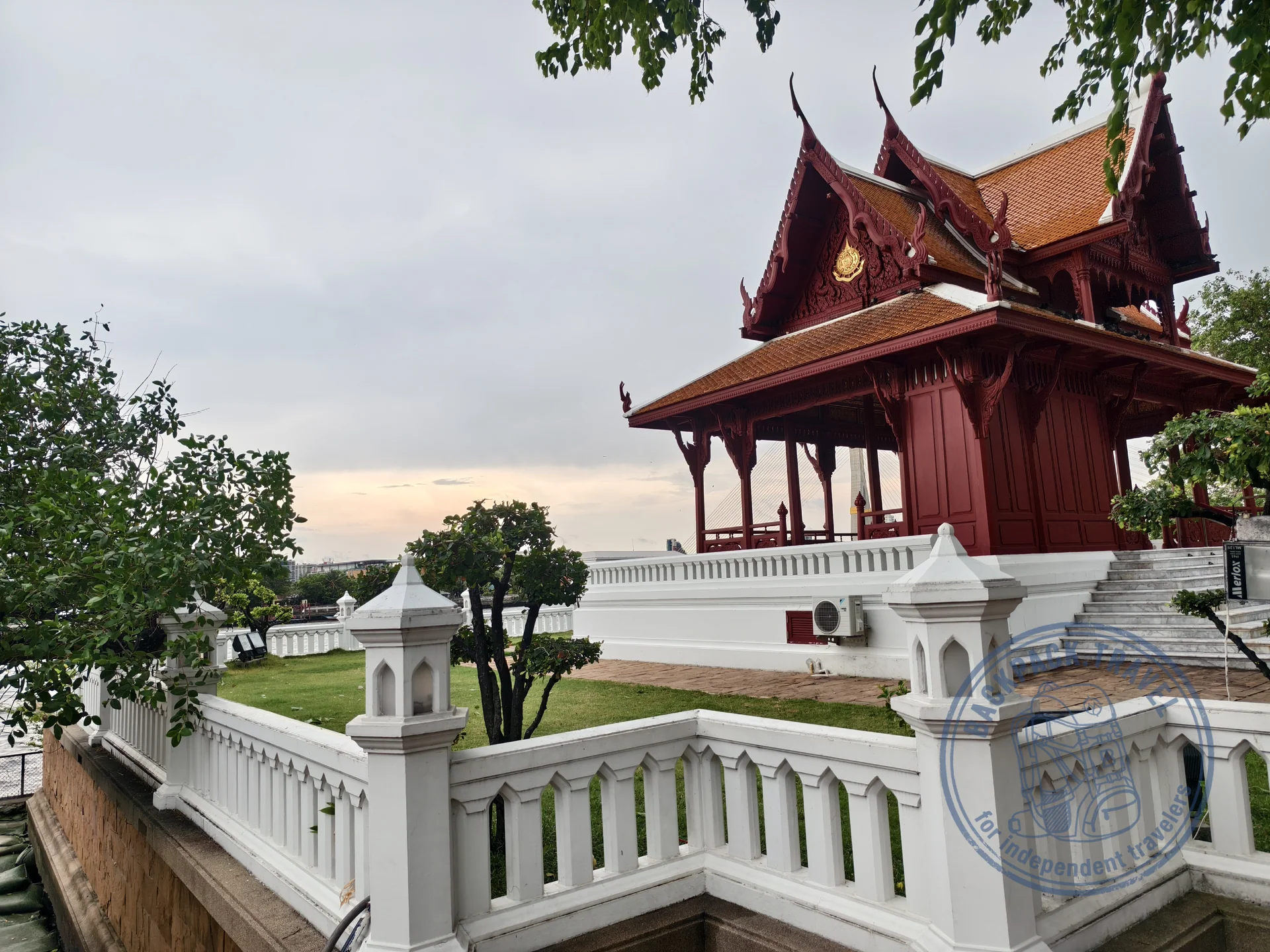 Phra Sumen Fort and Santichaiprakan Park