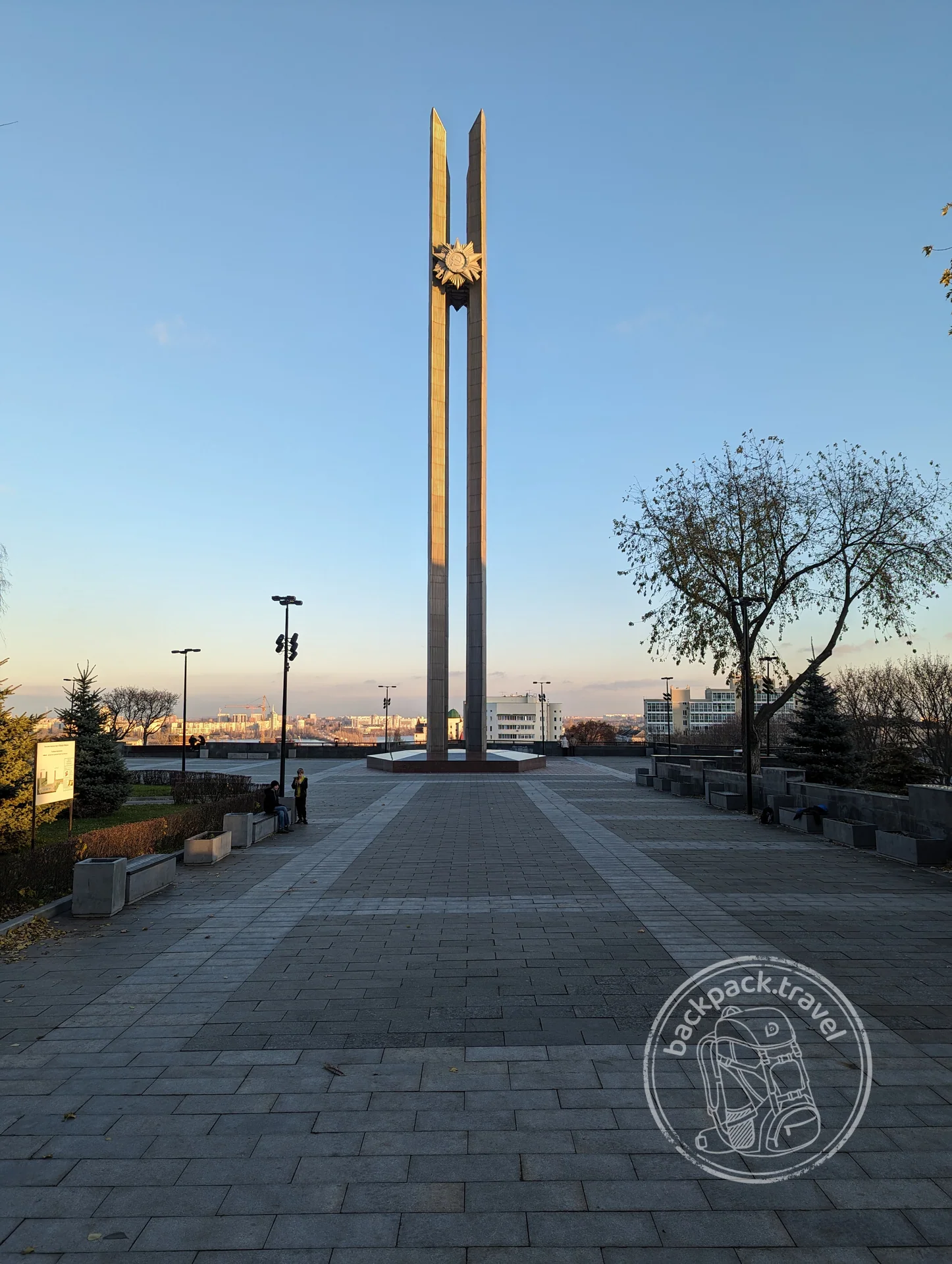 Мемориал на площади Победы