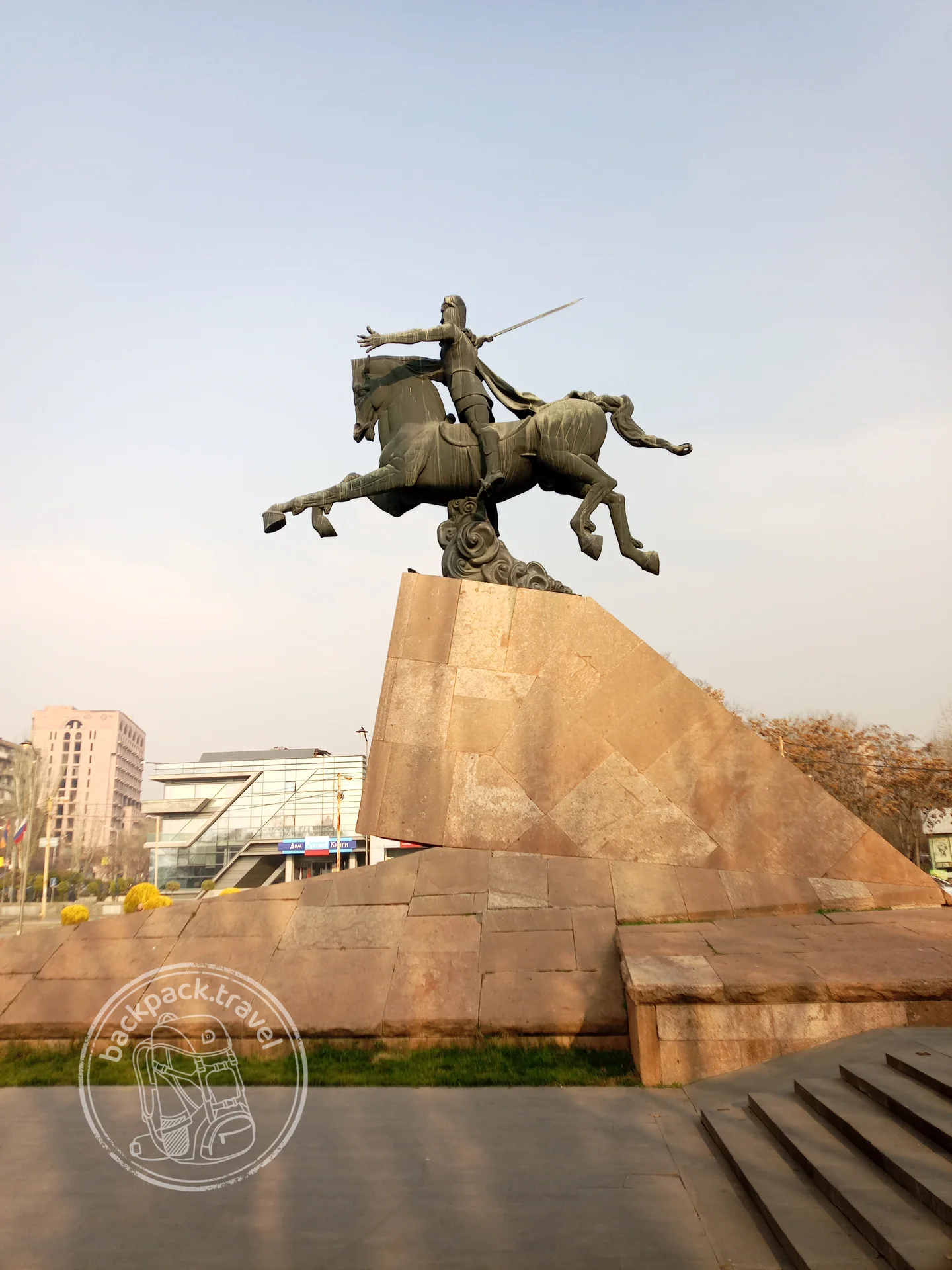 Памятник Вардану Мамиконяну