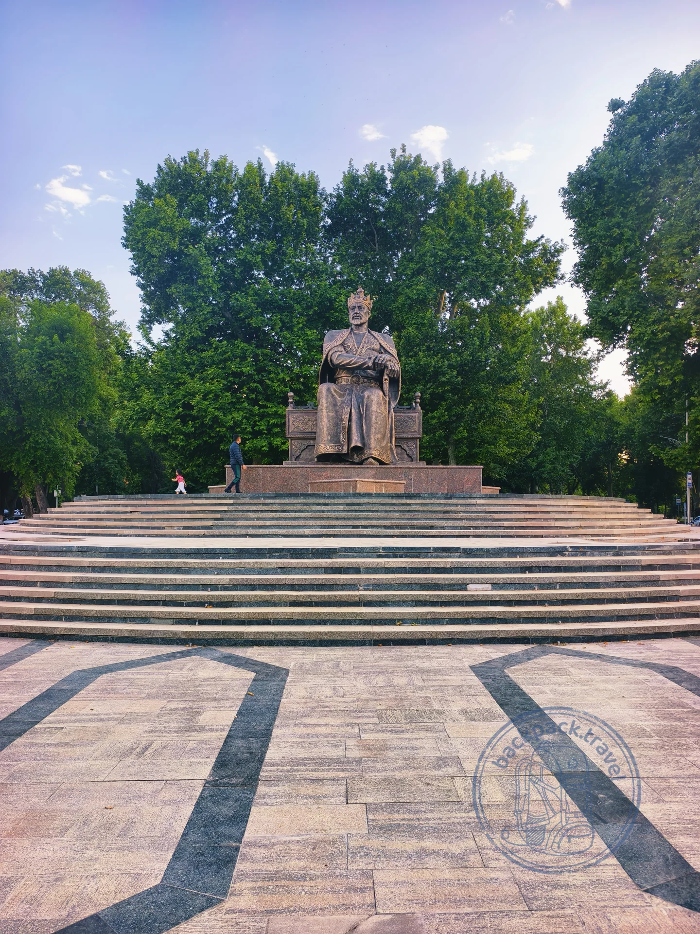 Памятник Амиру Тимуру